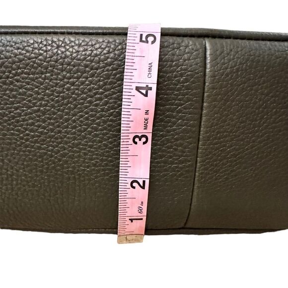 Forest Green Leather Shoulder bag~Made in Italy~Clean interior ~1 zipped pocket - Picture 13 of 14